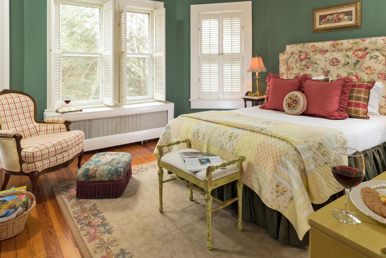 Queen Room